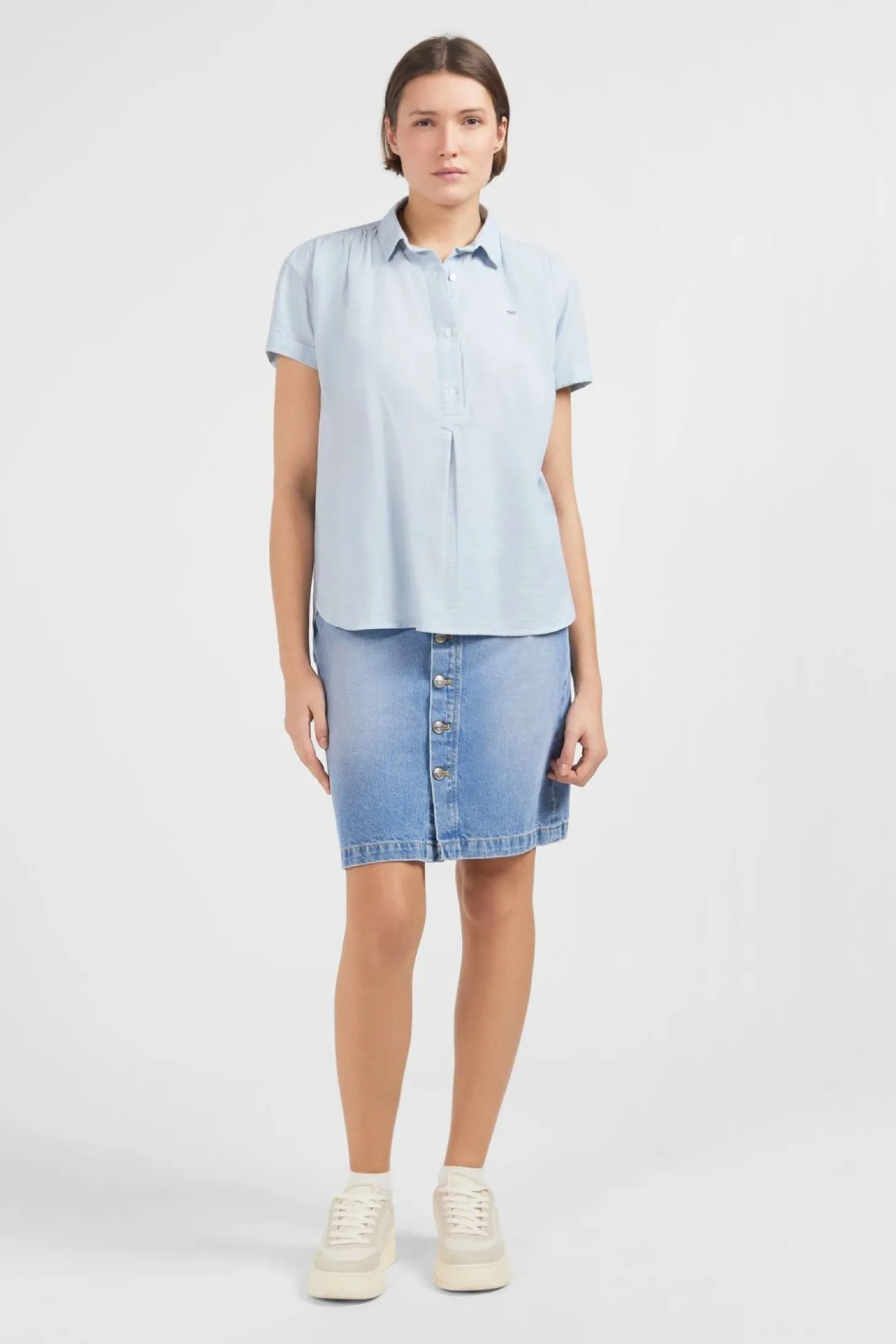 Chemisier Bleu Clair A Manches Courtes