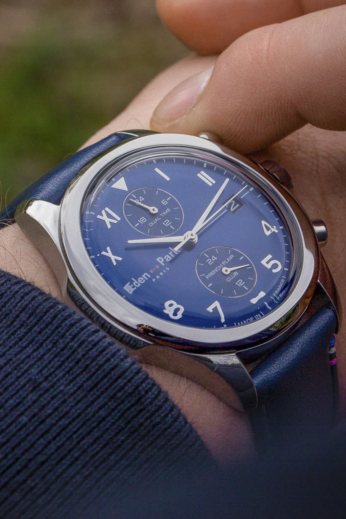 Montre A Quartz Dual Time En Cuir Bleu Fonce