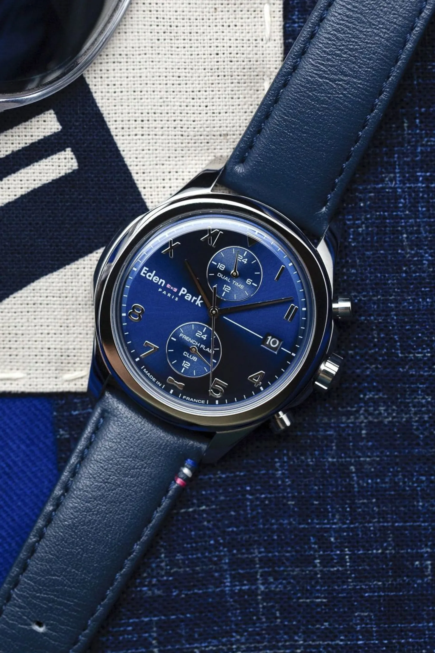Montre A Quartz Dual Time En Cuir Bleu Fonce