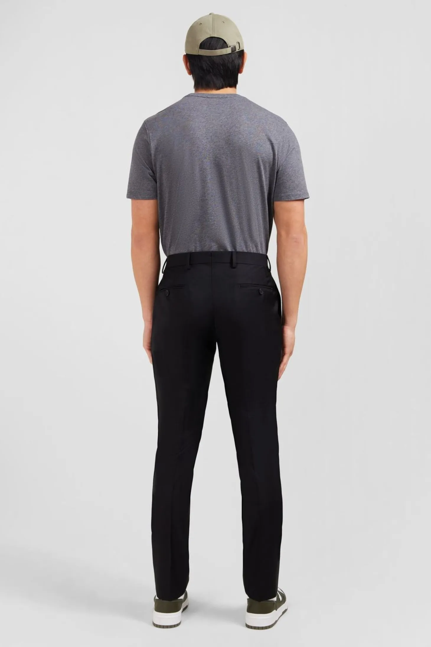 Pantalon Slim Noir En Laine A Plis Casses