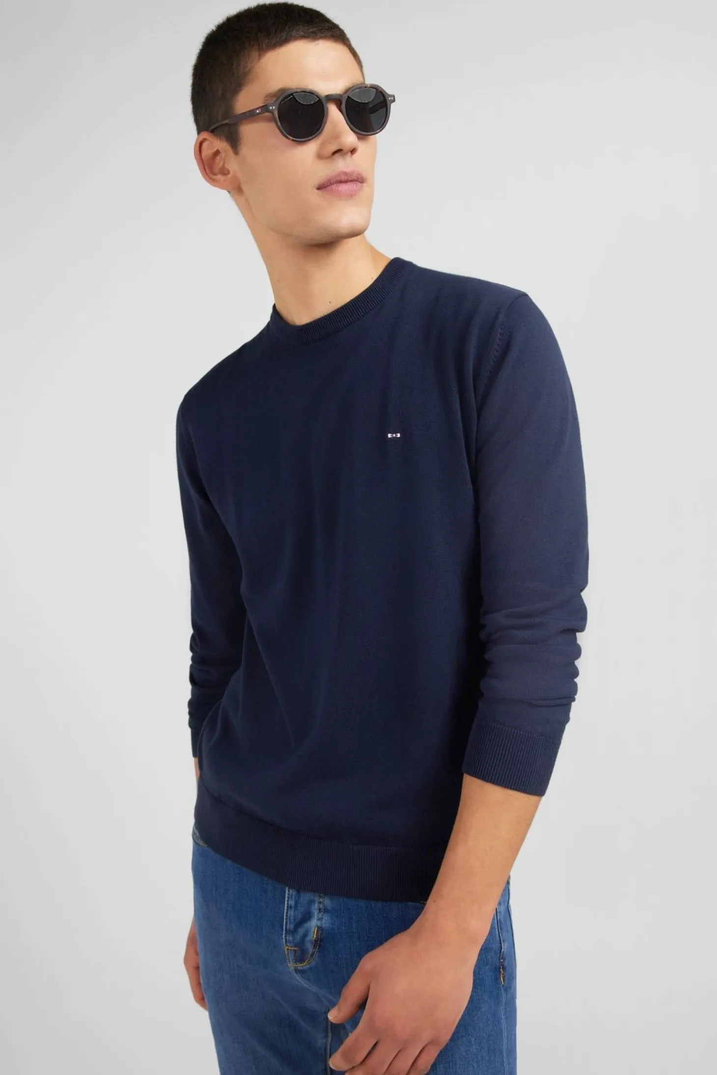 Pull Bleu Marine A Col Rond En Coton