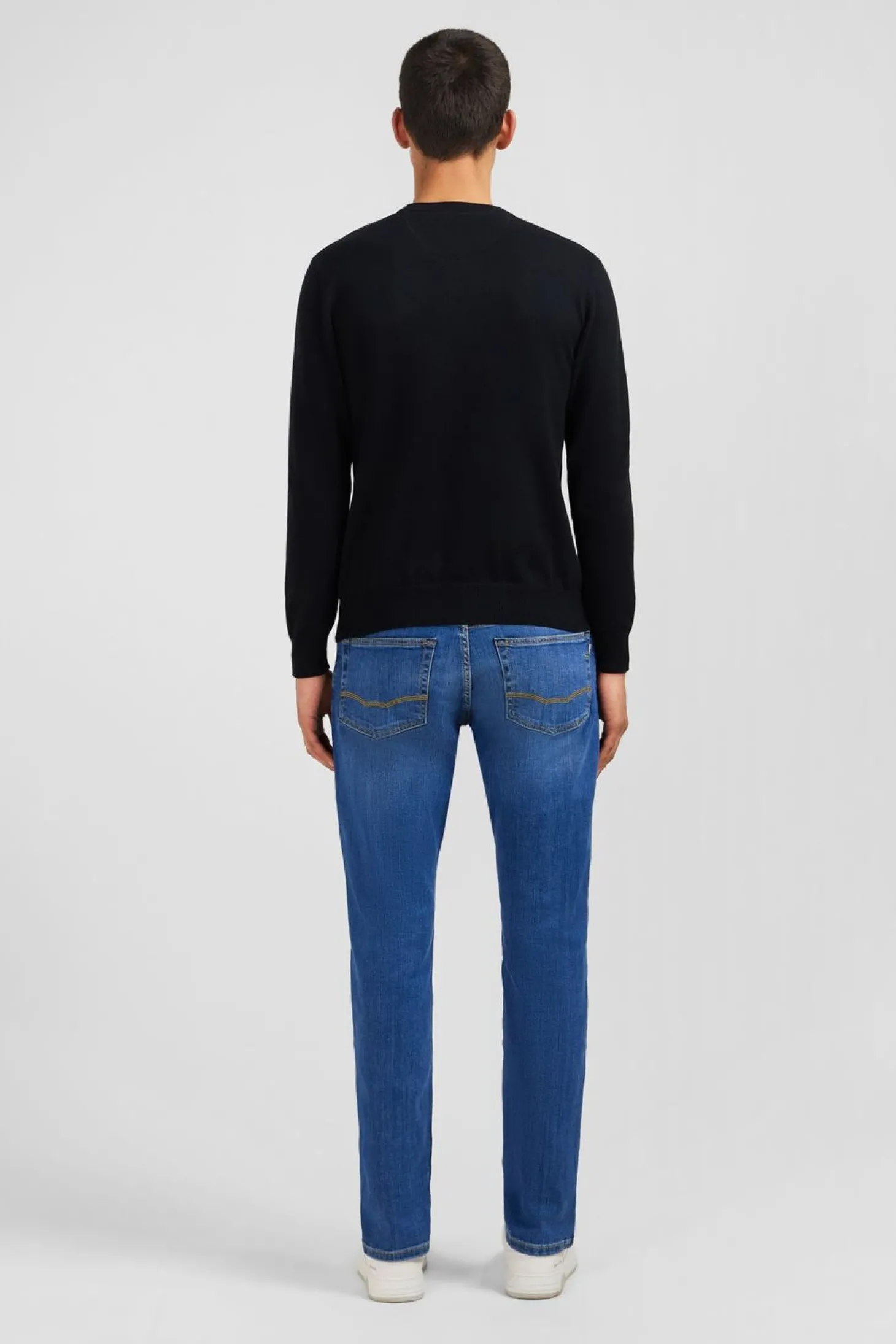 Pull Noir A Col Rond En Coton