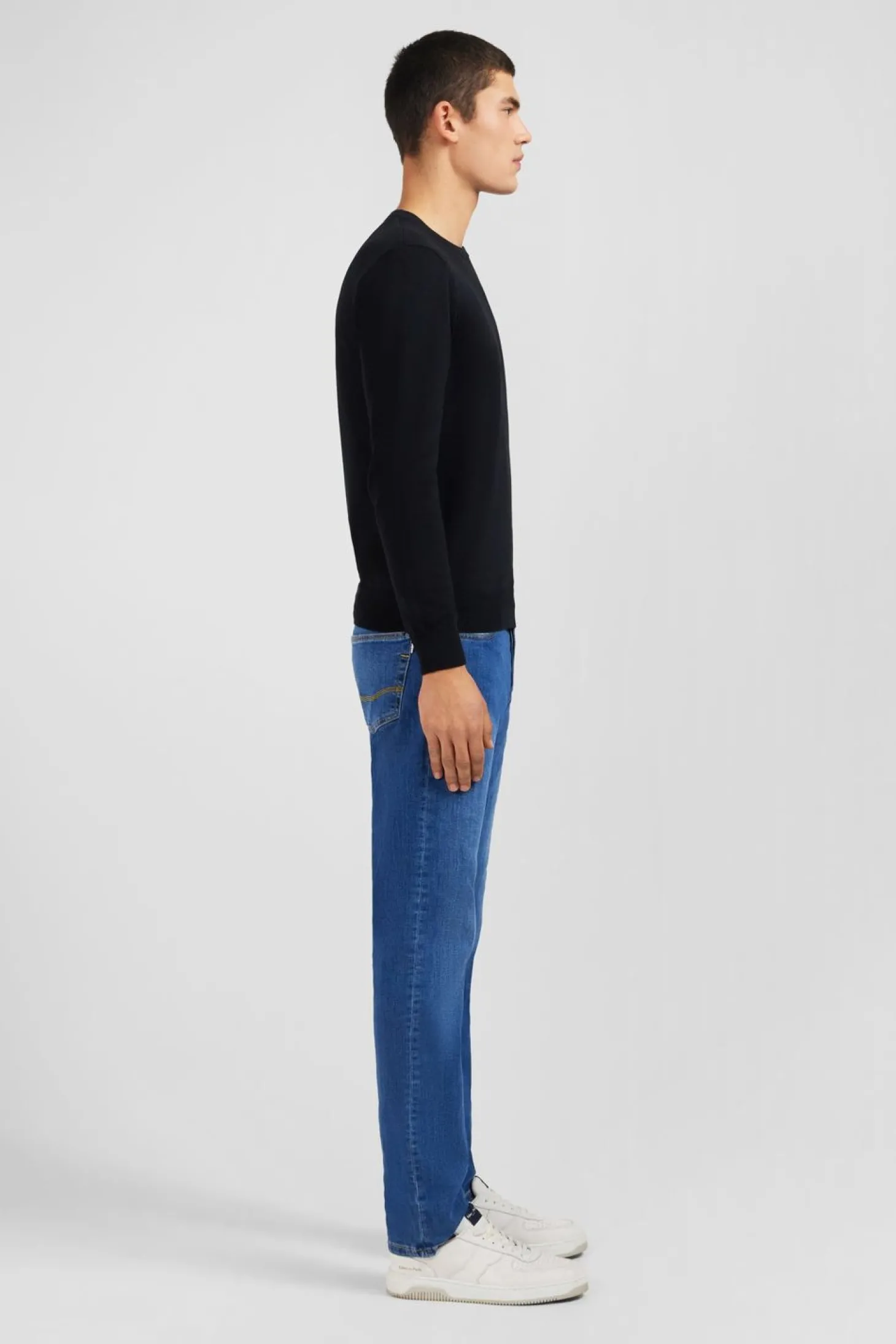 Pull Noir A Col Rond En Coton