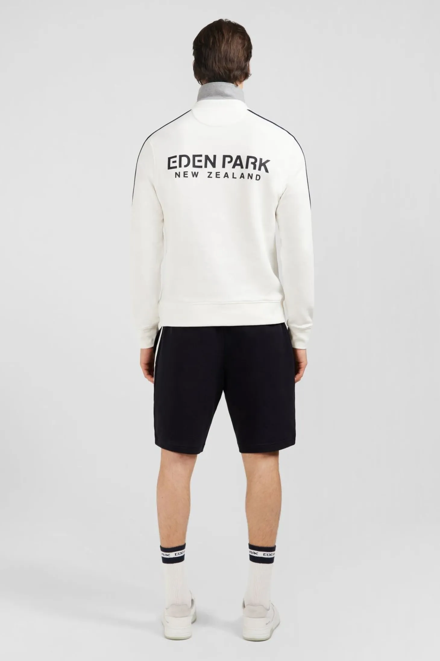 Sweat Blanc A Details Nouvelle Zelande