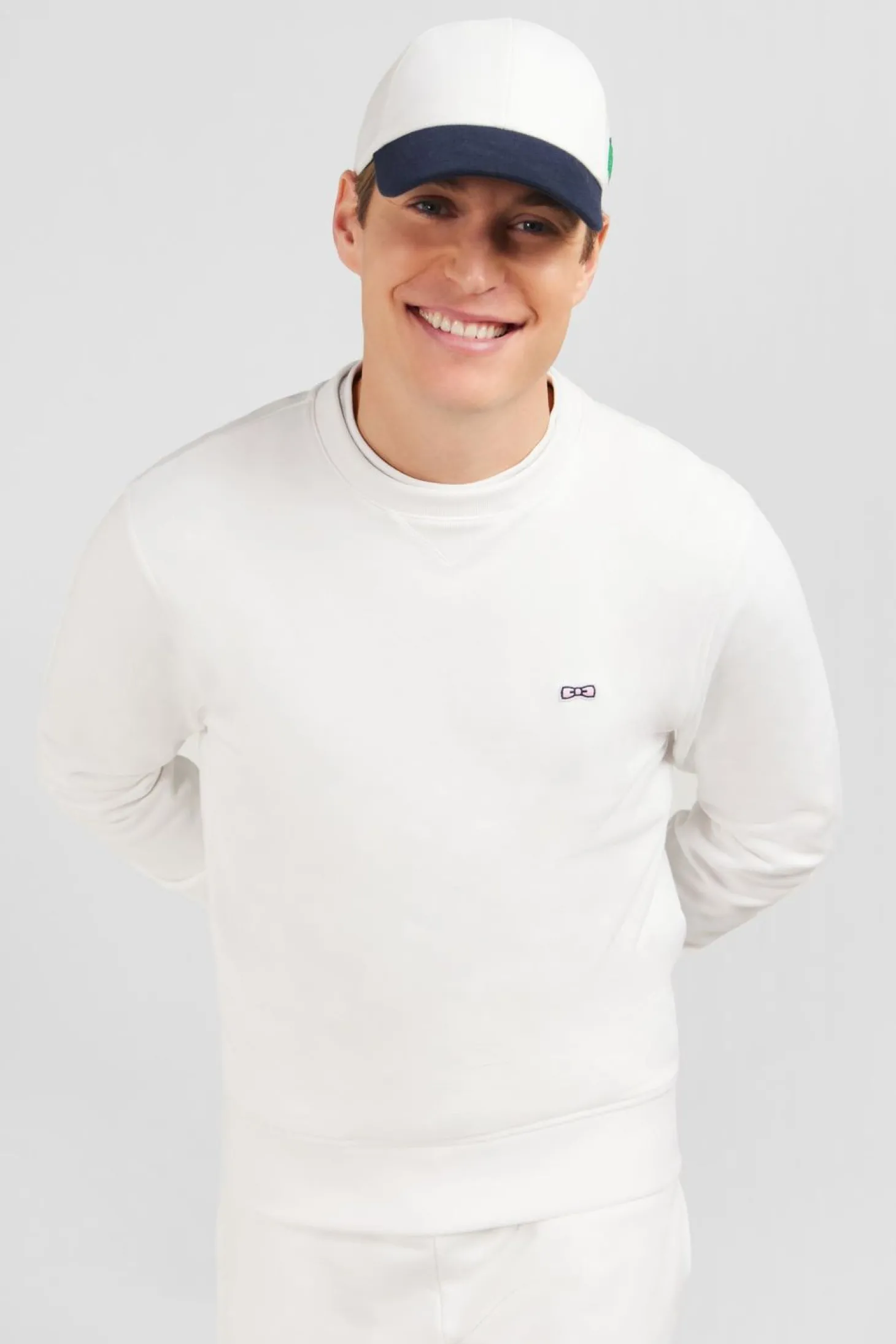 Sweatshirt A Col Rond En Molleton Blanc Embleme Noeud Papillon