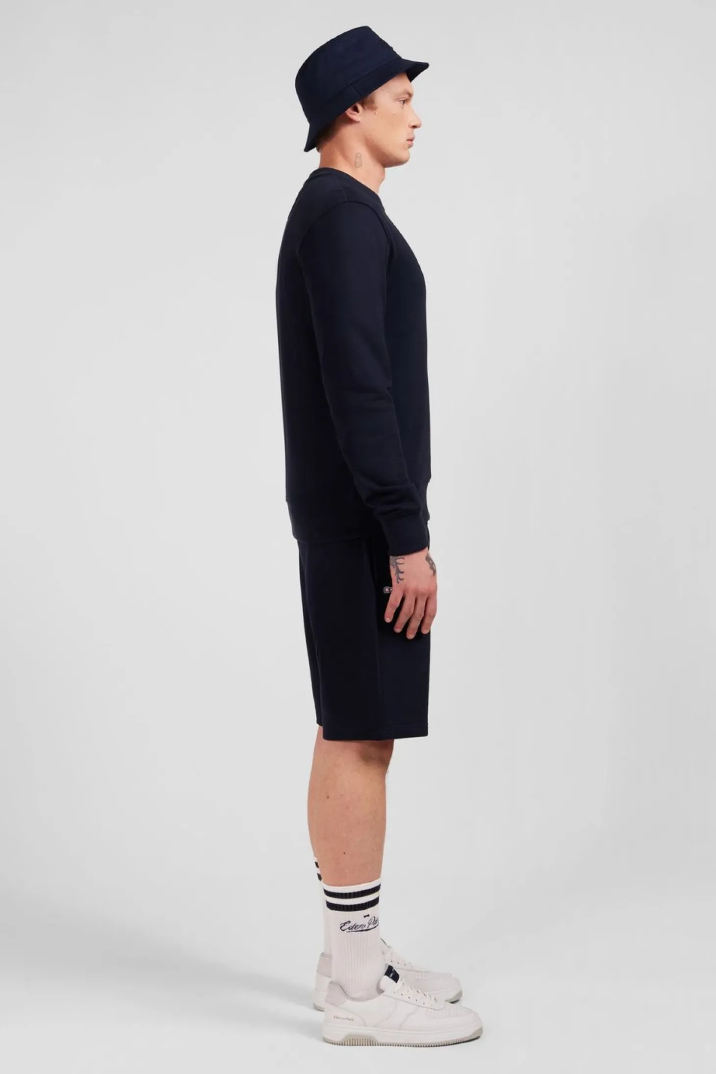 Sweatshirt A Col Rond En Molleton Marine Embleme Noeud Papillon