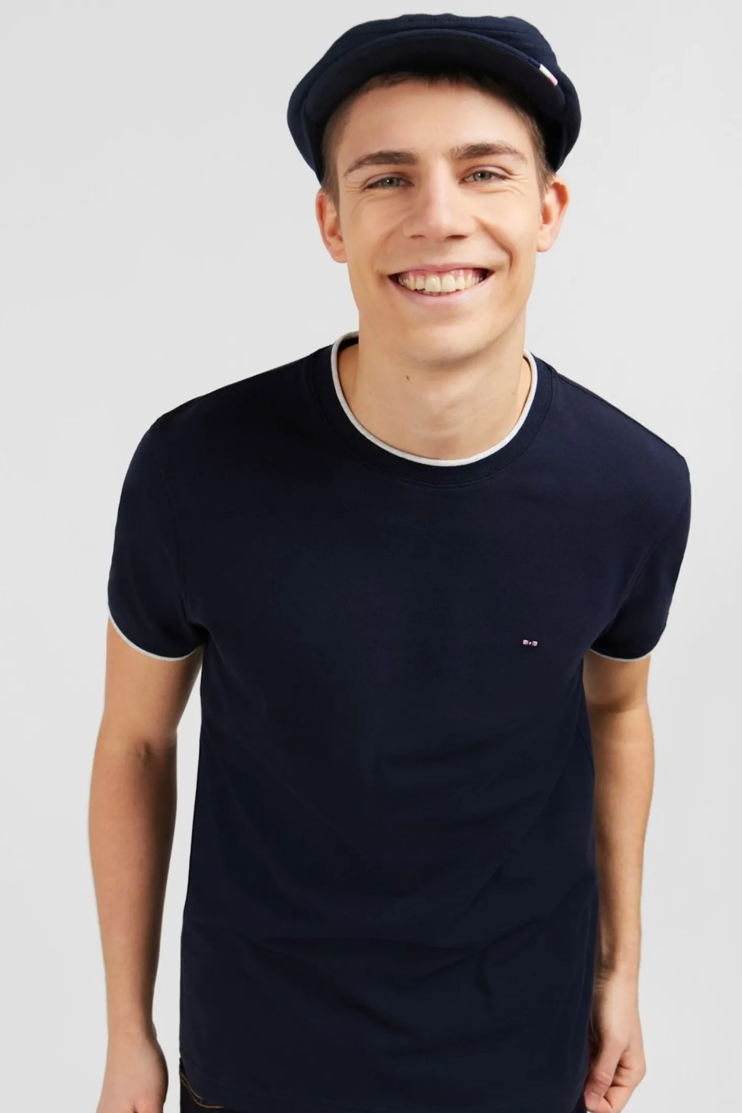 T-Shirt Bleu Fonce Uni A Manches Courtes