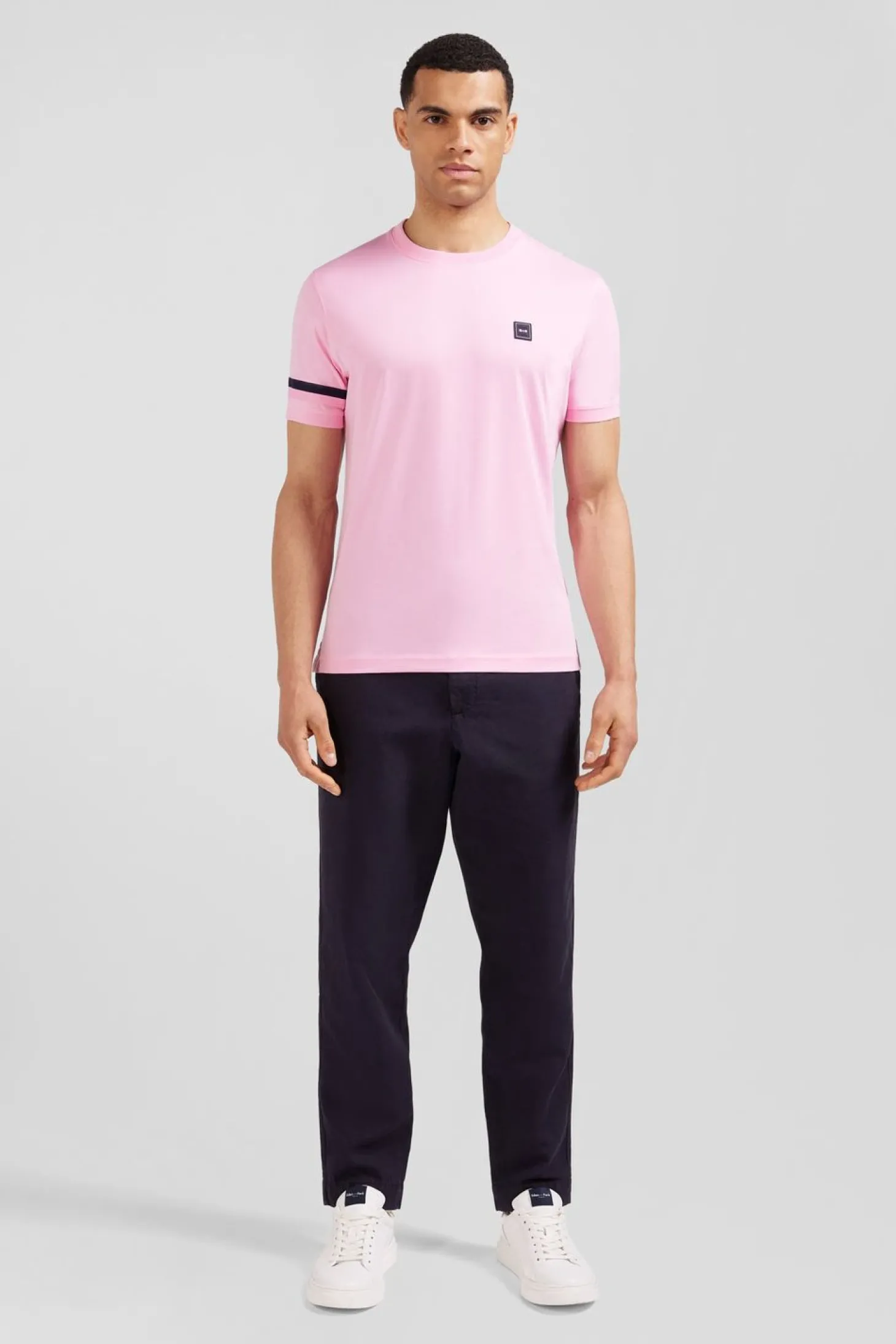 T-Shirt Manches Courtes Rose En Coton Badges Embleme