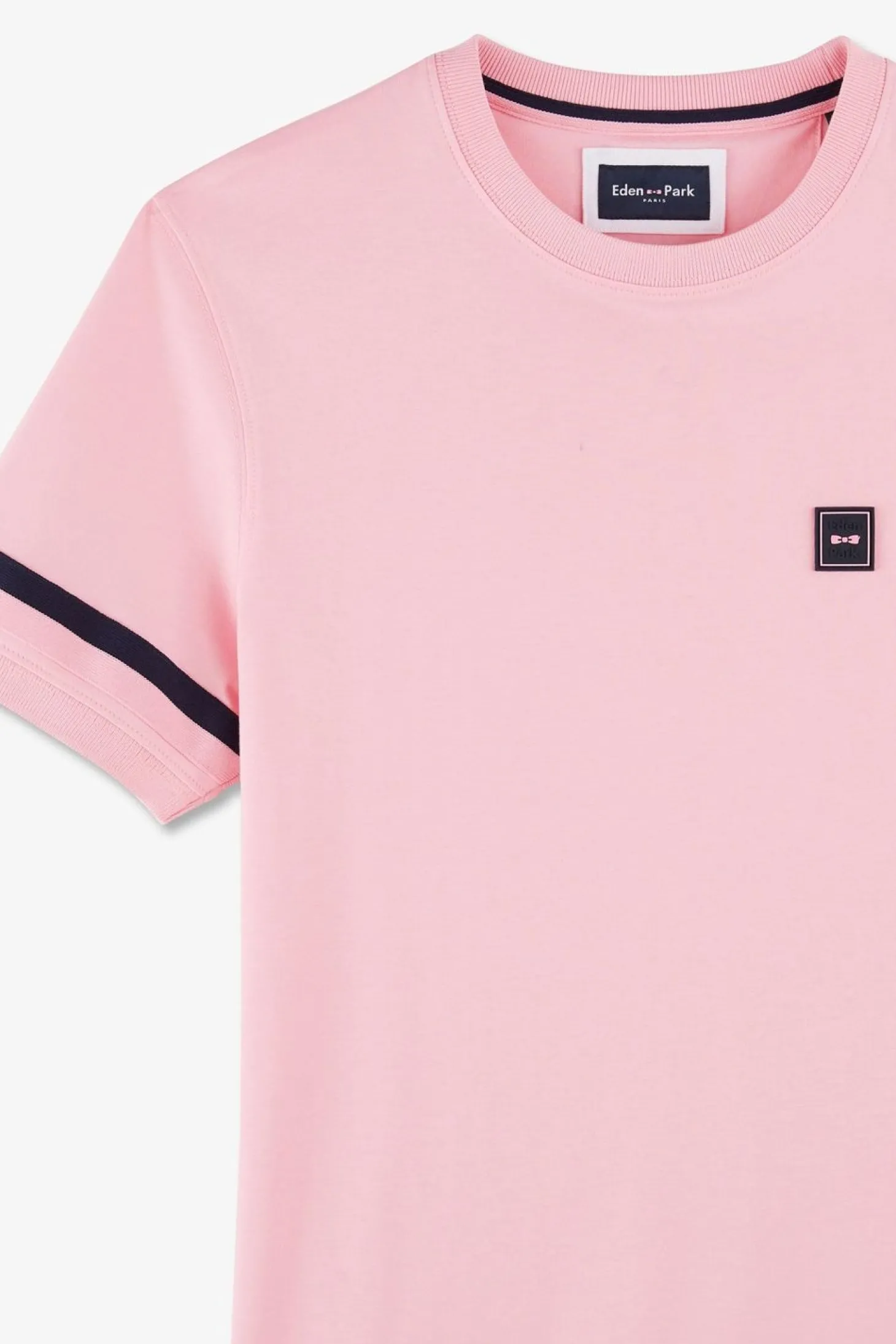 T-Shirt Manches Courtes Rose En Coton Badges Embleme