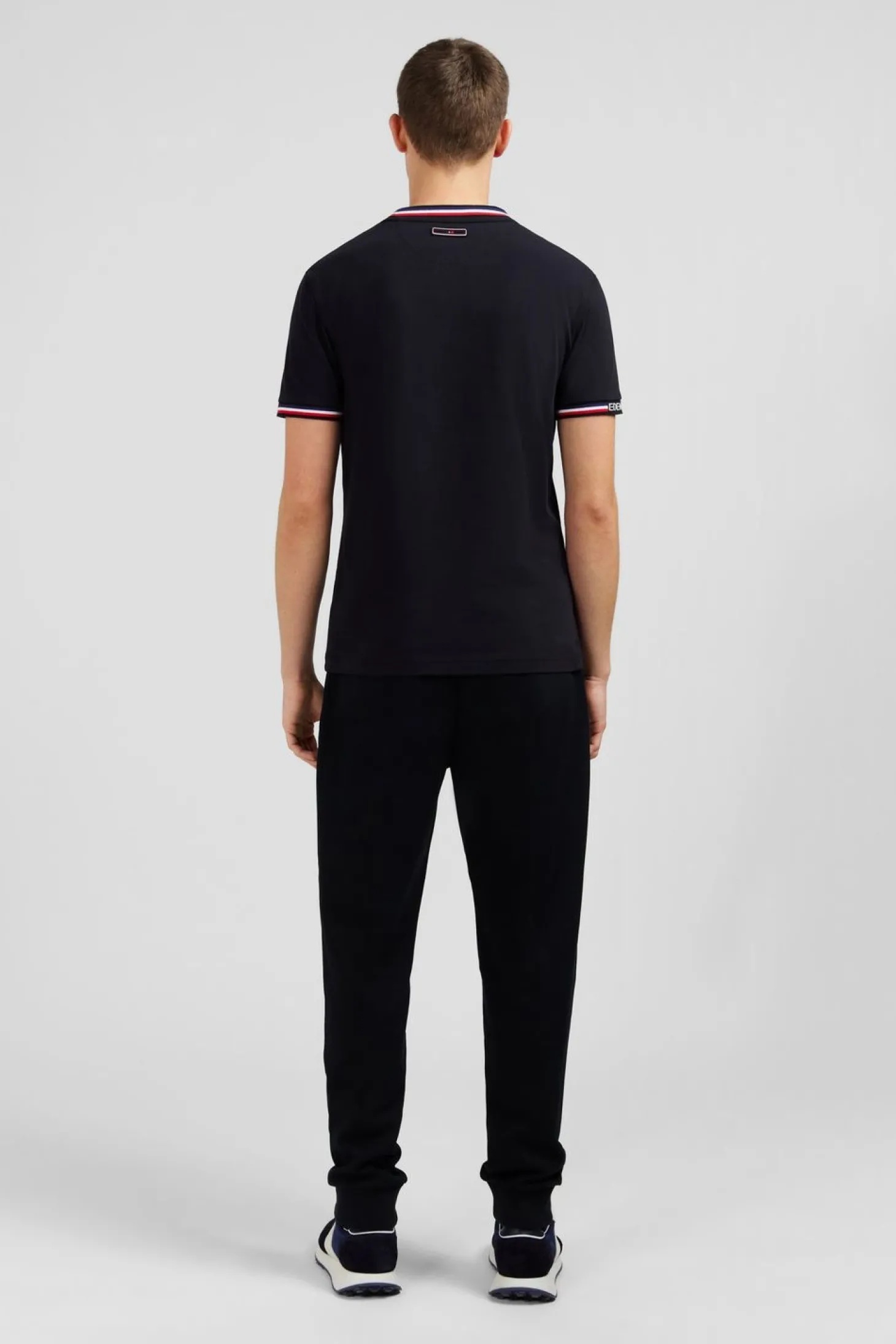 T-Shirt Noir A Manches Courtes